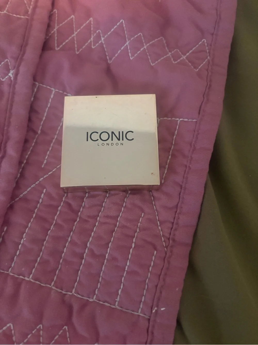 ICONIC London Bronzer Compact